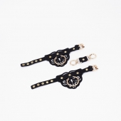 Черные кожаные наручники с клепками, кольцами и золотистой фурнитурой - Crazy Handmade - купить с доставкой во Владимире