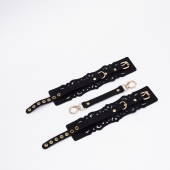 Черный кожаные оковы с узорами и золотистой фурнитурой - Crazy Handmade - купить с доставкой во Владимире