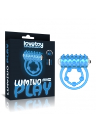 Голубое, светящееся в темноте виброкольцо Lumino Play Vibrating Penis Ring - Lovetoy - во Владимире купить с доставкой