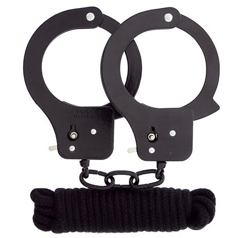 Чёрные наручники из листового металла в комплекте с веревкой BONDX METAL CUFFS LOVE ROPE SET - Dream Toys - купить с доставкой во Владимире